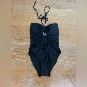 Brand New with tags JCrew woman’s Size 4 U-neck tank One Piece Swimsuit.